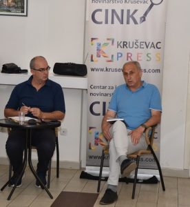 Slaviša Milenković, gl. i odgovorni urednik KruševacPressa, i Ninoslav Miljković na okruglom stolu o bezbednosti novinara u Aleksincu FOTO: S. Živković