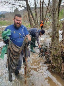 Na akcije čišćenja dolaze i volonteri iz Beograda FOTO: Privatna arhiva