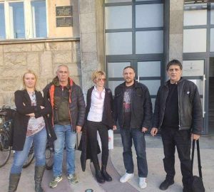 Članovi “Ne dam, nu dau” ispred suda u Negotinu FOTO: Privatna arhiva