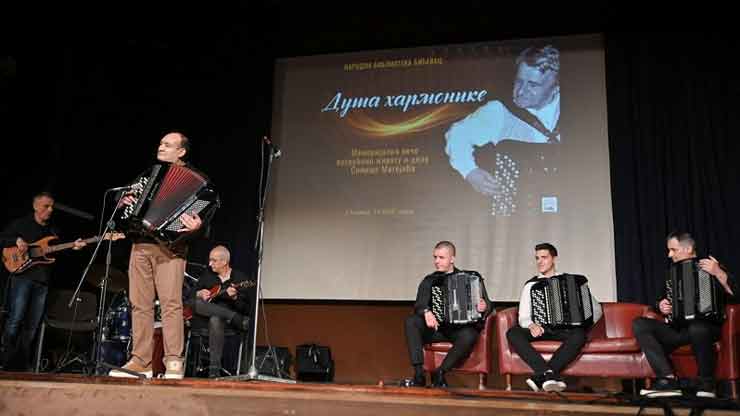 Memorijalno veče „Duša harmonike“: Sećanje na velikog Sinišu Matejića harmonikaš
